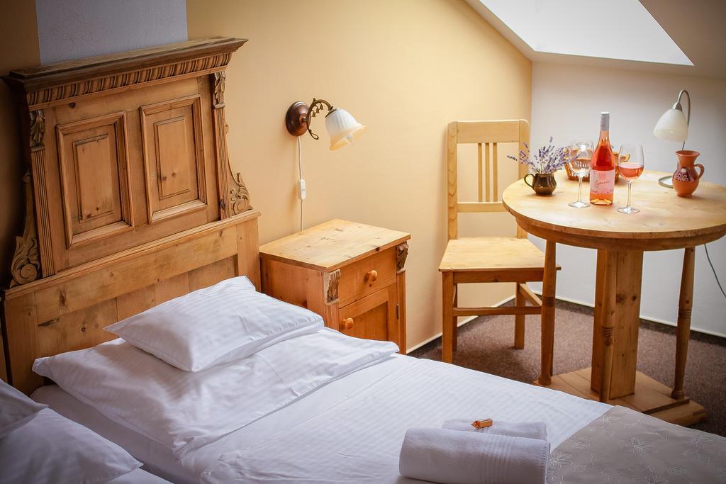 Bed and Breakfast Diofa Panzio Villány Zimmer foto